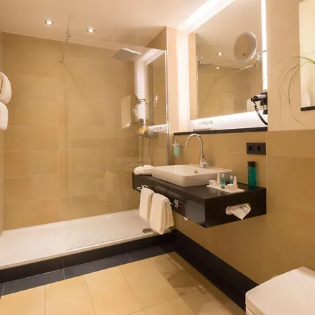 מלון Essener Hof; Sure Collection By Western 4*