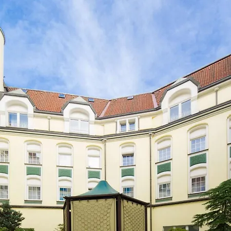 מלון Essener Hof; Sure Collection By Western 4*